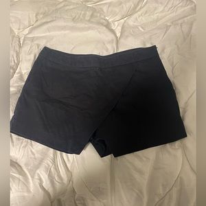 Black asymmetrical Skort with zipper closure